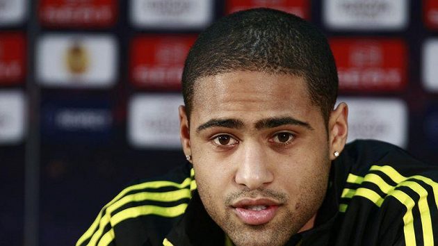 Liverpoolský Glen Johnson si na Letné povídal s novináři před utkáním se Spartou.