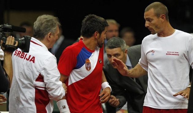 Janko Tipsarevič běsní. Nelíbí se mu, jak se zachoval Radek Štěpánek po jejich vzájemném duelu.