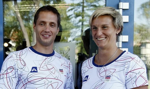 Oštěpaři Vítězslav Veselý a Barbora Špotáková před odletem na olympijské hry do Londýna