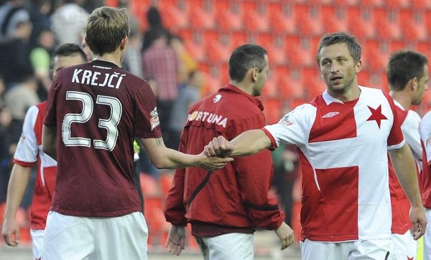 Spokojeni jsou nakonec oba - sparťanský Ladislav Krejčí a slávistický David Hubáček po derby.