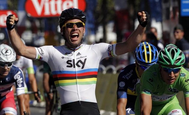 Mark Cavendish se během Tour potýkal i s pádem, který zavinil jeden z fanoušků. Brit však vyhrál tři etapy včetně té závěrečné. Celkově už Cavendish opanoval 23 etap.