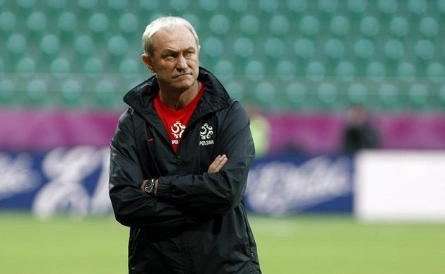 Trenér polské fotbalové reprezentace Franciszek Smuda na tréninku před zápasem proti Česku