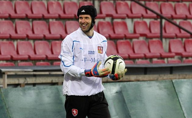 Petr Čech na tréninku české fotbalové reprezentace na Letné před utkáním s Bulharskem.