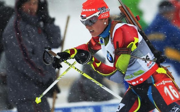 Biatlonistka Gabriela Soukalová na trati sprintu na 7,5 km ve slovinské Pokljuce.