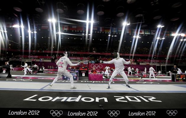 Moderní pětibojař Ondřej Polívka při úvodní disciplíně olympijského závodu - šermu.