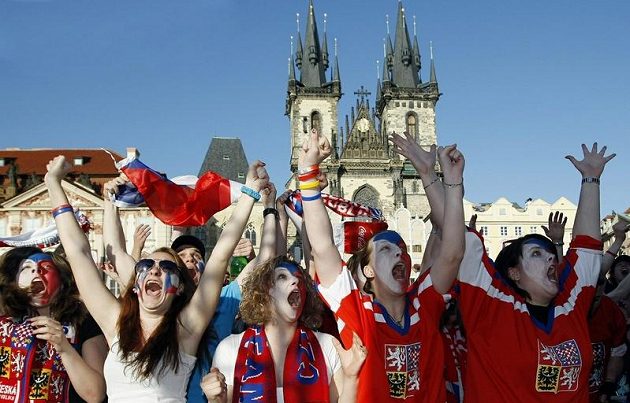 V jásot propukli čeští příznivci pouze jednou, to když Michael Frolík srovnal v polovině zápasu na 1:1