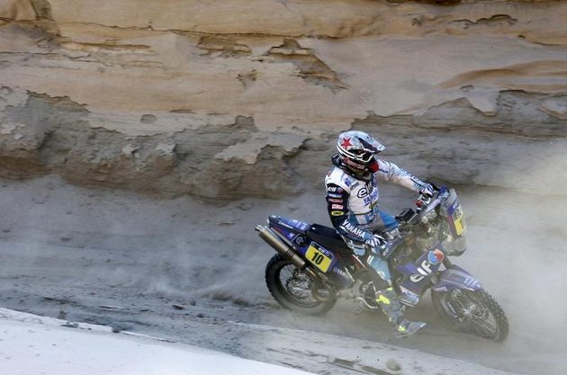 V kategorii motocyklů se vysoko v průběžném pořadí drží Francouz David Casteu.