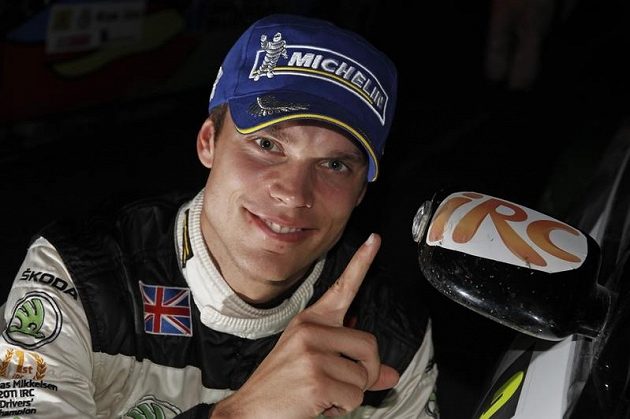 Andreas Mikkelsen po vítězství v Kyperské rallye 2012.