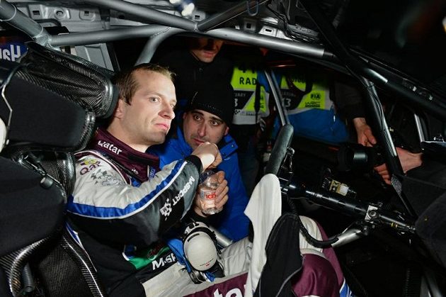 Fin Juho Hänninen po čtyřech letech ve Škodě Motorsport přešel ke konkurenci a s Fordem Fiesta WRC soutěží v elitní kategorii mistrovství světa.