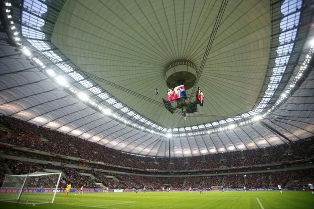 Střecha Národního stadiónu ve Varšavě zůstala po úterním faux pas tentokrát během zápasu fotbalistů Polska s Anglií uzavřená