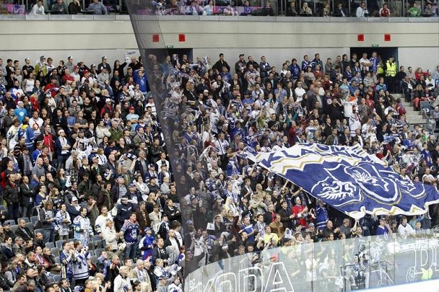 Ani fanoušci Kladna se nenechali zahanbit a i jejich zásluhou panovala v pražské O2 areně skvělá atmosféra.