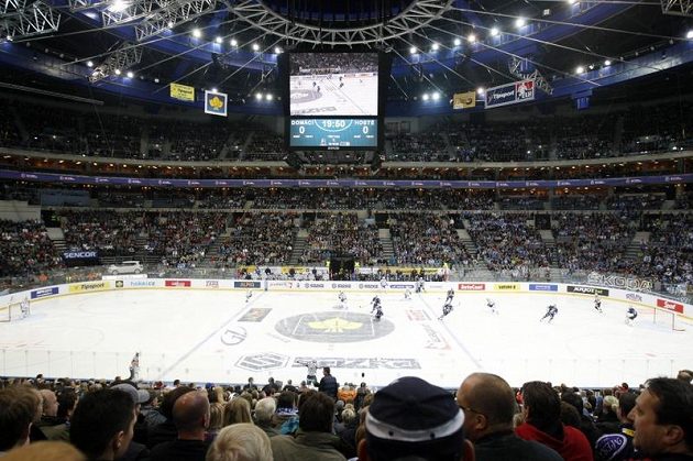 17 182! Tolik fanoušků zavítalo do pražské O2 areny na souboj Kladna s Brnem. Nikdy předtím tolik diváků na vlastní oči český extraligový zápas nevidělo.