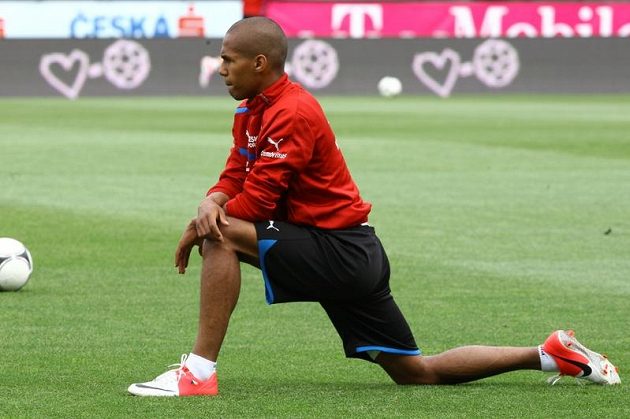 Theodor Gebre Selassie na tréninku fotbalové reprezentace před posledním přípravným zápasem před ME proti Maďarsku