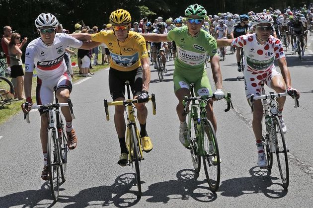Zleva nejlepší jezdec do 23 let Tejay van Garderen, absolutní vítěz Bradley Wiggins, první v bodovací soutěži Peter Sagan a nejlepší vrchař Thomas Voeckler.