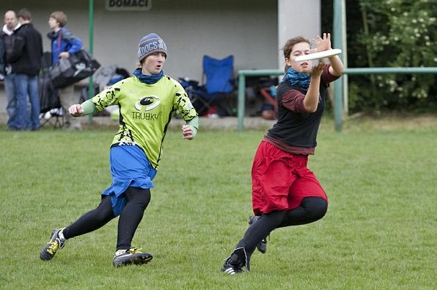 Náchodští gymnazisté předvedli několik skvělých závěrů zápasů a slaví stříbrné medaile, spolu s cenou Spirit of the Game.