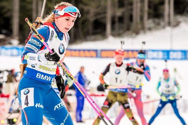 Lucie Charvátová nebude vzpomínat na štafetový závod při SP v Pokljuce v dobrém.