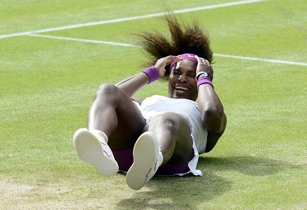 Serena Williamsová měla z pátého titulu ve wimbledonské dvouhře nelíčenou radost