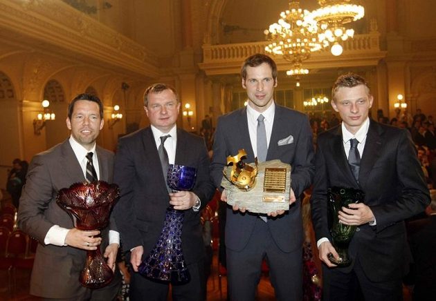 Ocenění při anketě Fotbalista roku Pavel Horváth, Pavel Vrba, Petr Čech a Ladislav Krejčí.