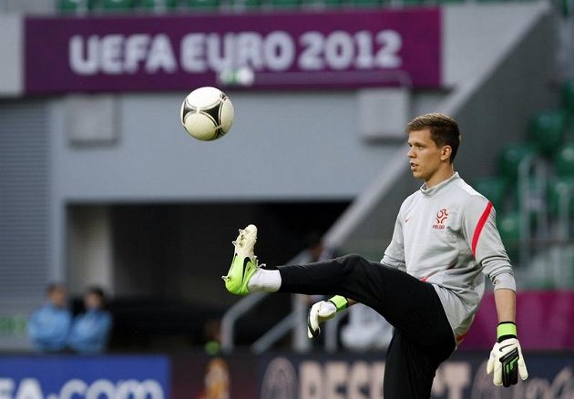 Brankář polské fotbalové reprezentace Wojciech Szczęsny na tréninku před zápasem proti Česku