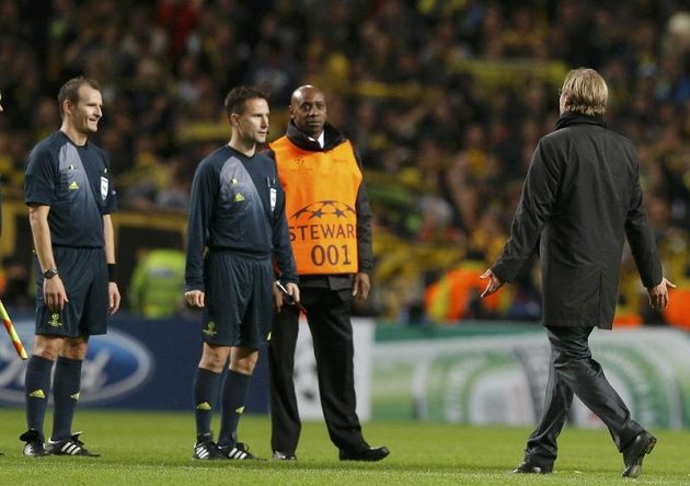 Proti pokutovému kopu protestoval po zápase i trenér Borussie Dortmund Jurgen Klopp.