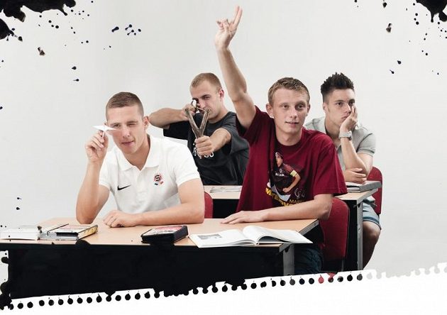 Školáci zpátky do lavic - zleva letenští mladíci Kadeřábek, Skalák, Krejčí a Kadlec.