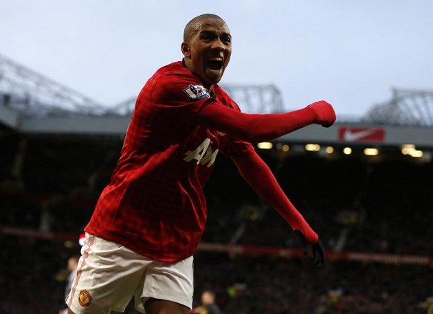 Po akci záložníka Ashleyho Younga padla první branka Manchesteru United nad WBA.