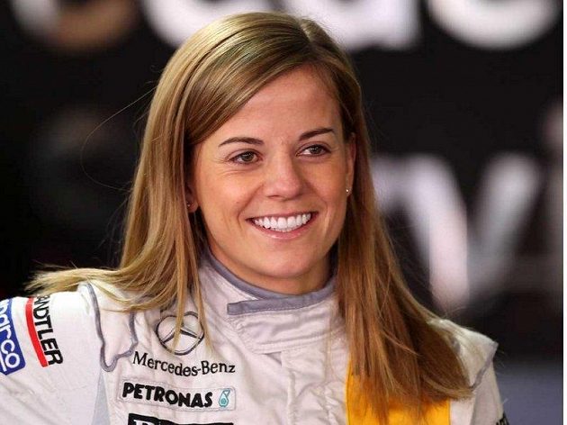 Susie Wolffová při nástupu do stáje Williams.
