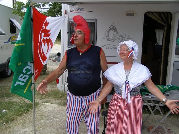 Jedni z nejvěrnějších fanoušků na Tour de France. S karavanem kočují podél trati rok co rok alespoň týden.