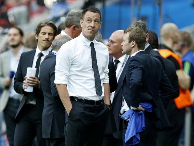Stoper John Terry, který Chelsea chyběl kvůli vyloučení v semifinálové partii s Barcelonou, prožíval v civilu muka