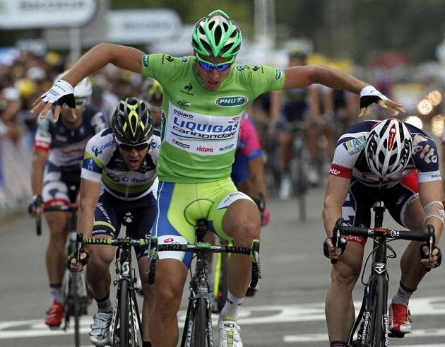 Peter Sagan pobláznil Slovensko, když vyhrál z úvodních šesti etap tři.