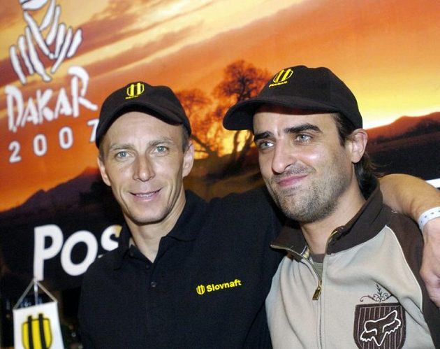 Dvě velká jména slovenského motocyklového sportu. Jaroslav Katriňák a Ivan Jakeš (vpravo).