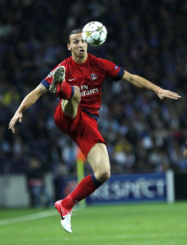 Zlatan Ibrahimovic, kanonýr Paris St. Germain, znamenal pro branku Porta stálé nebezpečí