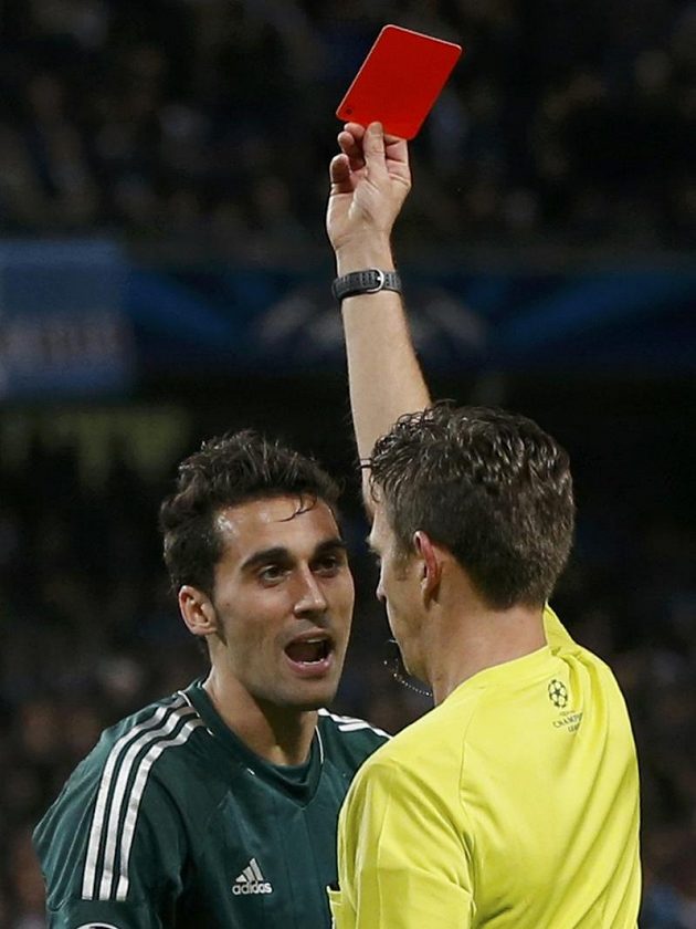 Álvaro Arbeloa z Realu Madrid viděl zblízka červenou kartu od sudího Gianluky Rocchiho