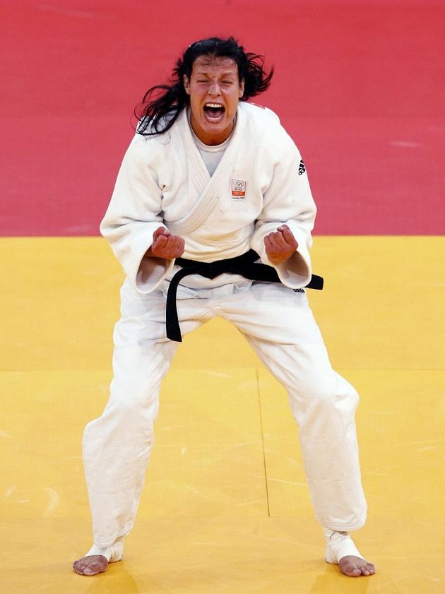 Nizozemská judistka Edith Boschová, bronzová olympijská medailistka v kategorii do 70 kg. S výtržníkem si snadno poradila.