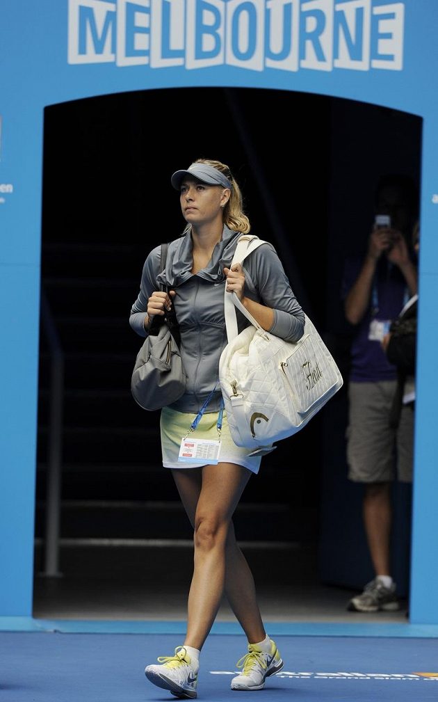 I elegantní Maria Šarapovová si v Melbourne dělala velké naděje na titul. Nemilosrdně kosila jednu soupeřku za druhou, ale i ona nečekaně narazila.