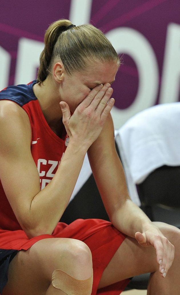 Postup do semifinále nebyl v duelu s Francií nereálný a hráčky vyřazení oplakaly. Na snímku Kateřina Elhotová.