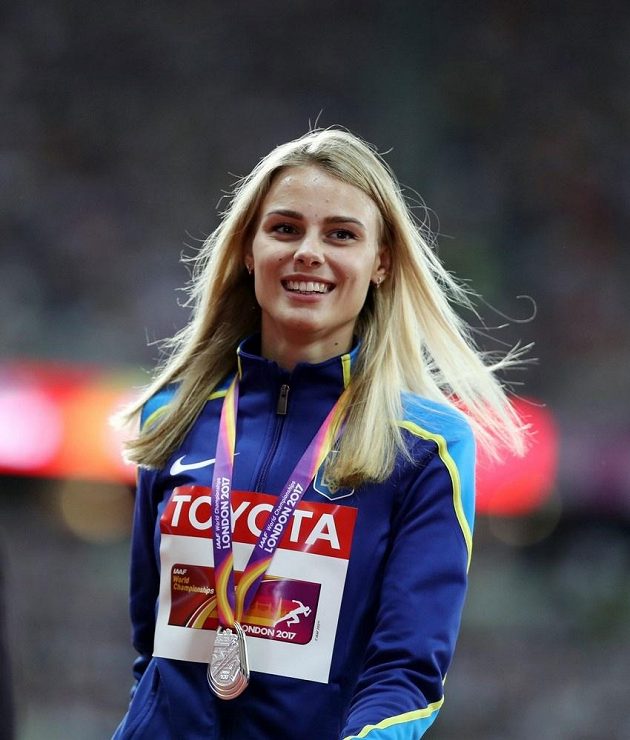 Devatenáctiletá stříbrná medailistka ze skoku do výšky, Ukrajinka Julija Levčenková.