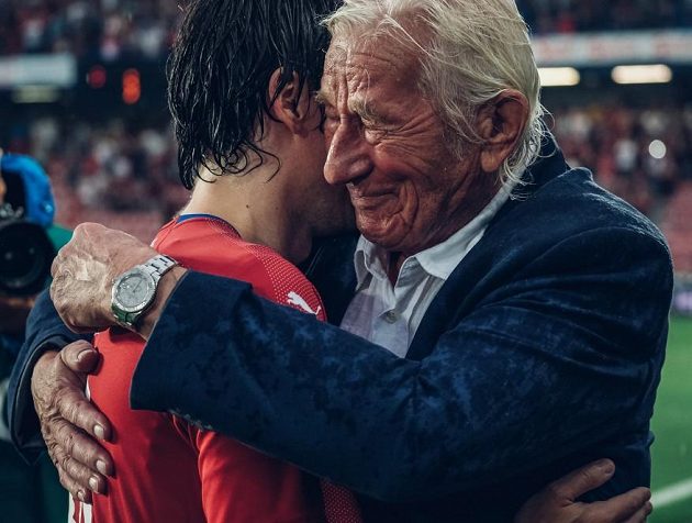 Dojetí Karla Brücknera při loučení s Tomášem Rosickým...