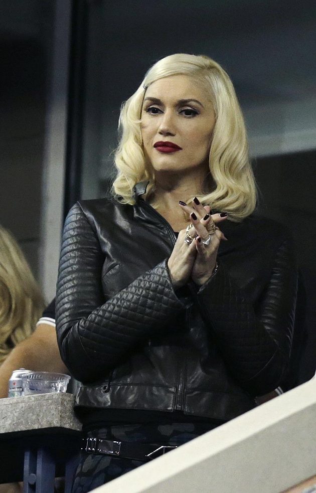 Čtvrtfinálový duel Rogera Federera na US Open si nenechala ujít ani zpěvačka Gwen Stefani.