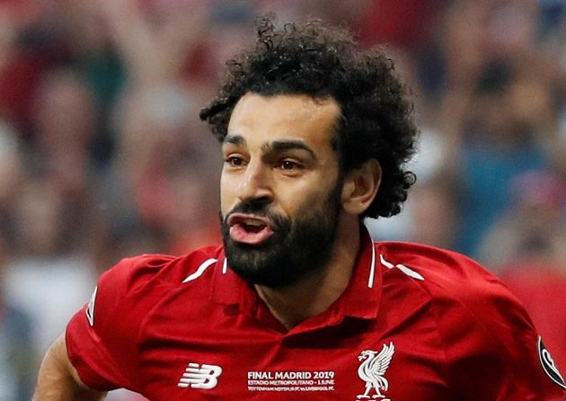 Liverpoolská fantazie. Mohamed Salah proměnil penaltu a Reds vedli ve finále Ligy mistrů nad Tottenhamem.