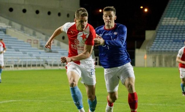 Lukáš Masopust hledá cestu k brance soupeře