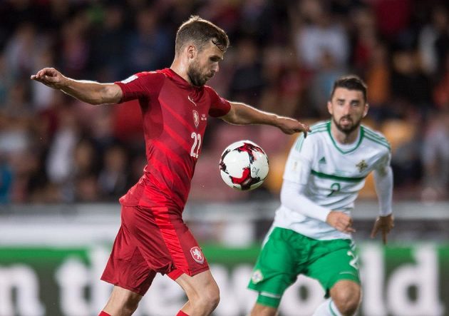 Filip Novák v šanci, gól z toho ale nebyl, Česko remizovalo v kvalifikaci na MS 2018 se Severním Irskem 0:0.