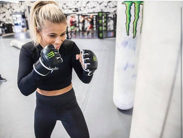 Bojovnice Paige VanZantová.
