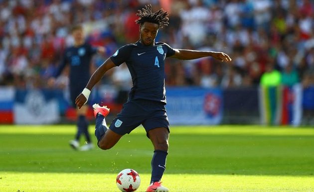 Anglický fotbalový reprezentant Nathaniel Chalobah během utkání se Slovenskem na ME hráčů do 21 let,