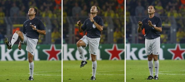 Arbitr Olegario Benquerenca se připravuje na utkání Ligy mistrů v Dortmundu.