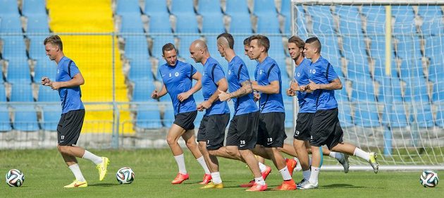 S libereckými fotbalisty si ve středu v Košicích zatrénoval i sportovní ředitel klubu Jan Nezmar (třetí zleva).