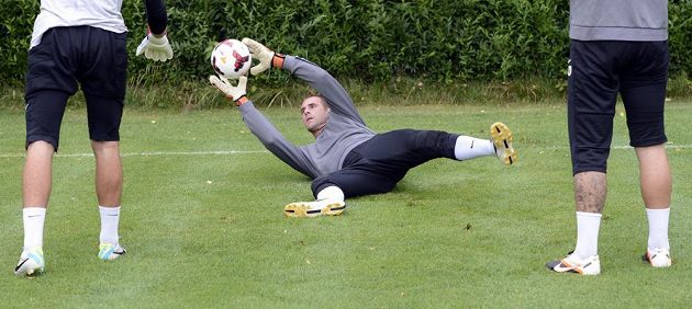 Fotbalisté Jablonce se chystají na úvodní duel třetího předkola Evropské ligy s norským týmem Strömsgodset IF. Uprostřed brankář Severočechů Michal Špit.