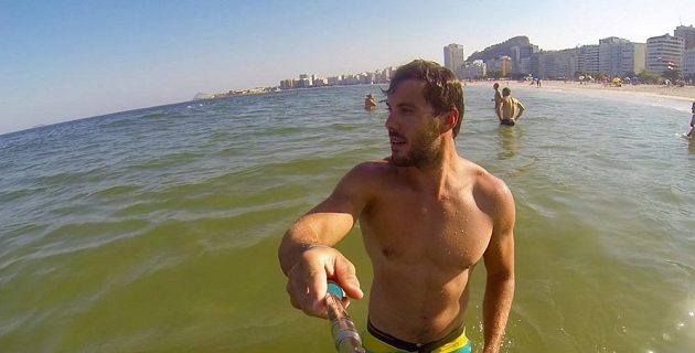 Kajakář Josef Dostál využil volných chvil k návštěvě známé pláže Copacabana.