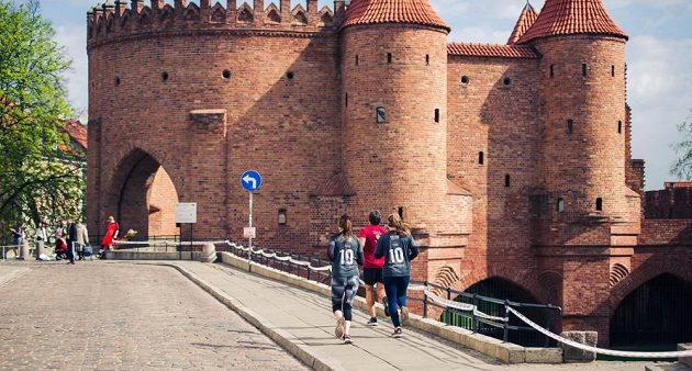 Runmageddon Warsaw: Bloumavější běžci se mohli pokochat i panoramaty starého města.