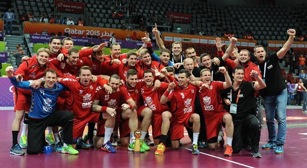 Čeští házenkáři po výhře nad Běloruskem, která jim na MS v Kataru zajistila 17. místo a Prezidentský pohár.
